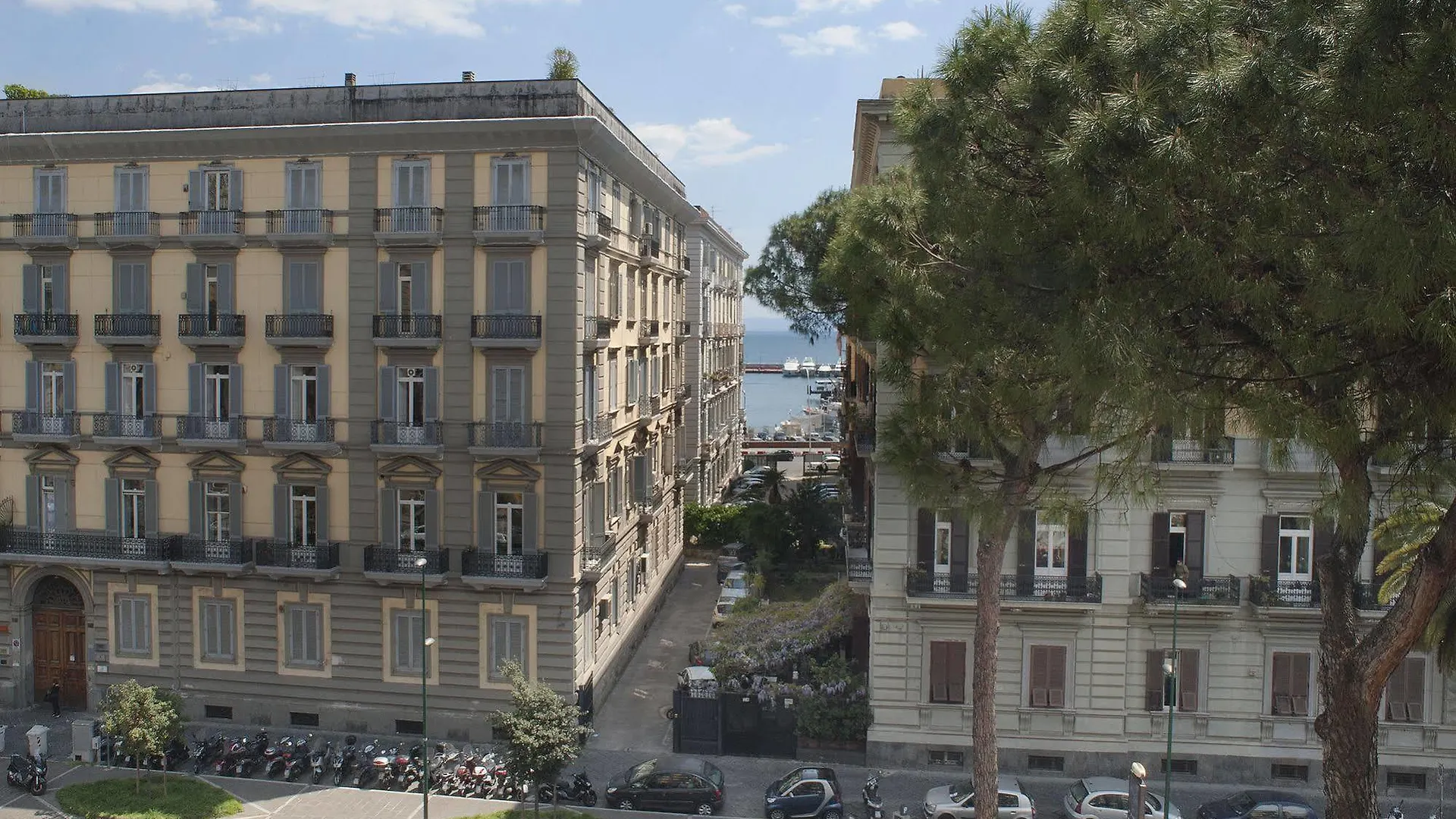 ***  Areamare Bed & Breakfast Naples Italy
